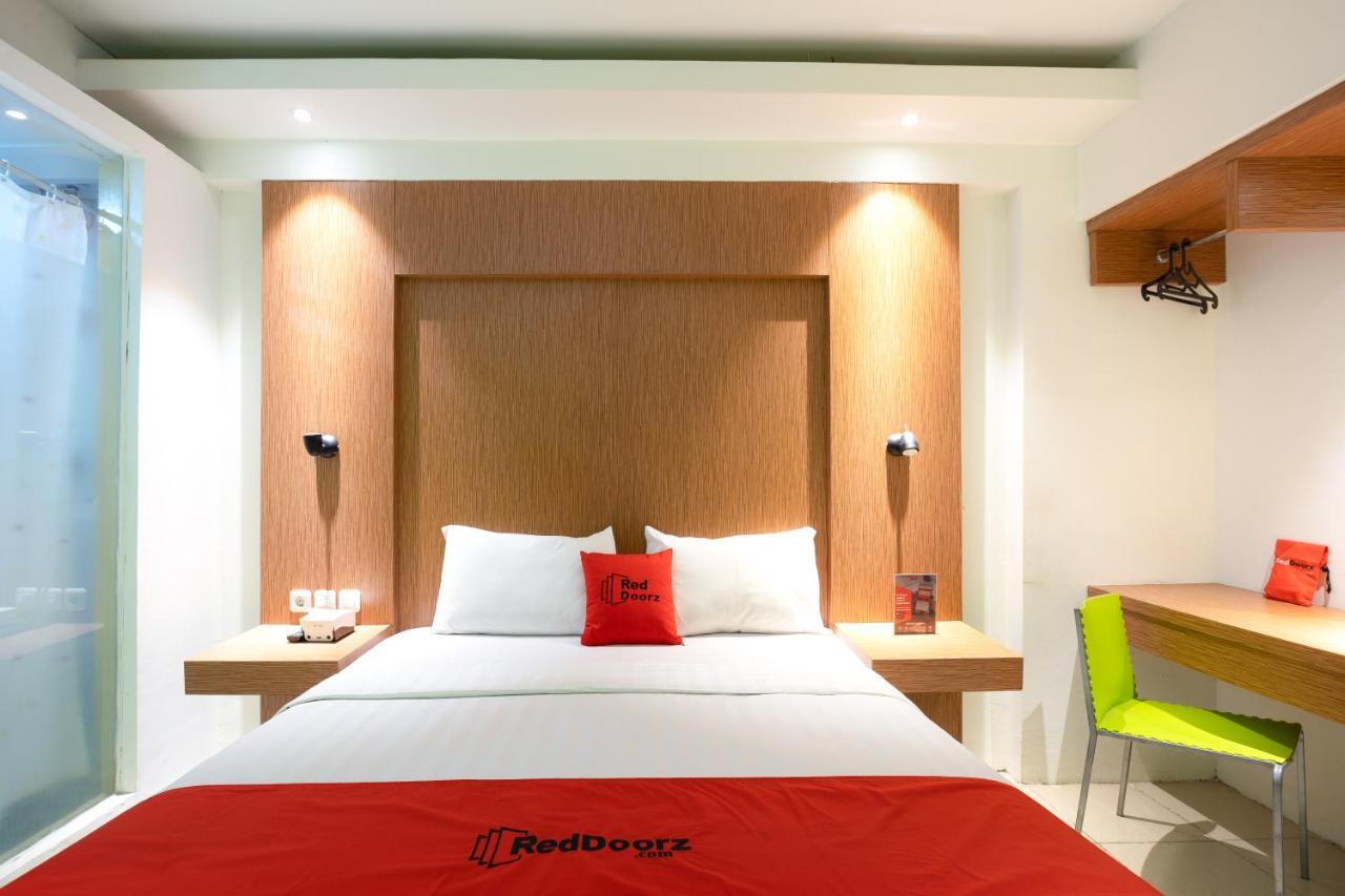 Reddoorz Apartment At Bogor Valley Exteriör bild