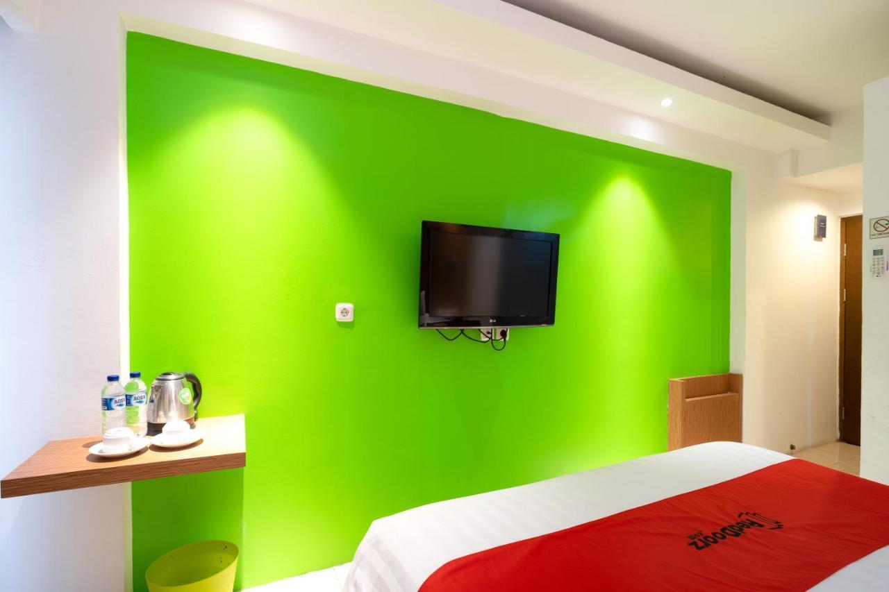 Reddoorz Apartment At Bogor Valley Exteriör bild